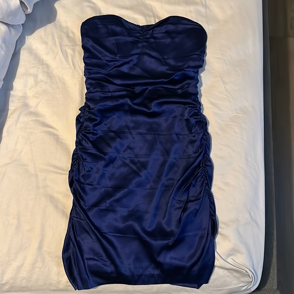 Express dress - Picture 3 of 3